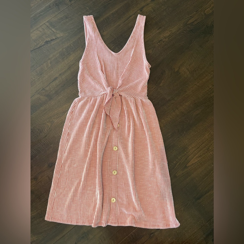 Women’s dress size small